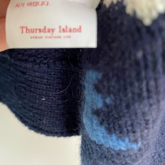 THURSDAY Island Aztec Design Sweater Shawl Cape Style Women’s Size Medium - Picture 7 of 8